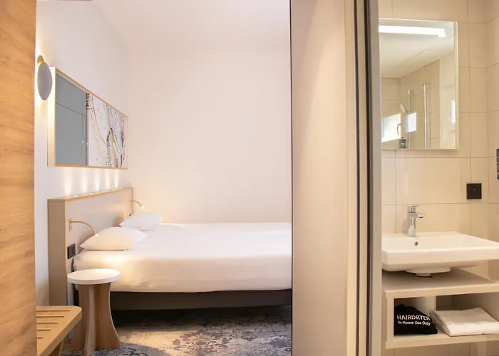 Brit Hotel Cahors Centre - Le Valentre